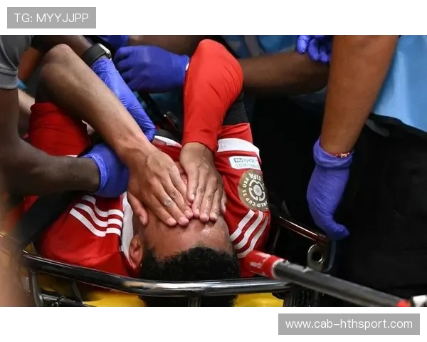 世界级门将深夜练习反应扑救，社媒称其“扑救机器”